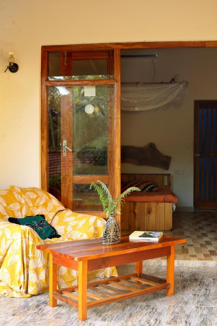 Hilltop Bungalow Hotel Mirissa Buitenkant foto