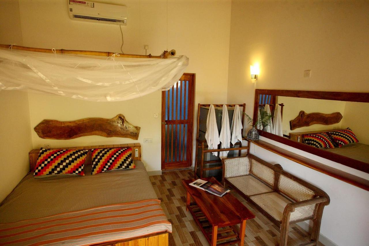 Hilltop Bungalow Hotel Mirissa Buitenkant foto